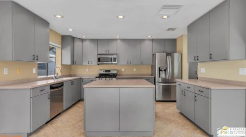 2801 San Angelo Rd, Palm Springs, CA 92262-3805