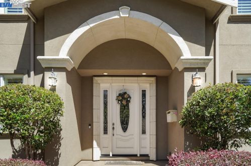 4474 Heyer Ave, Hayward, CA 94546-3512