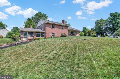 57 Springhouse Rd, Lancaster PA  17603-6619 exterior