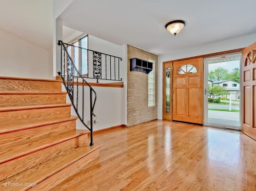 9856 Huber Ln, Niles IL  60714-1015 exterior