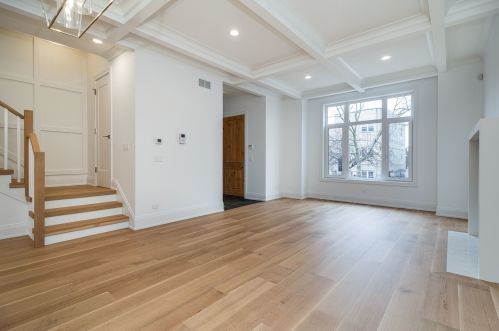 2608 Winona St, Chicago, IL 60625-2506