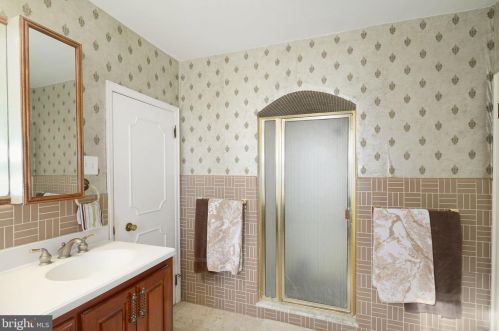 510 Kings Hwy, Haddonfield NJ 08033-2114 exterior