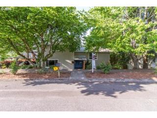 883 Kathy St, Stayton, OR 97383-1009