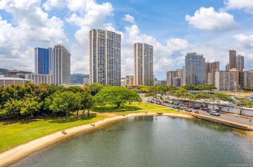 1650 Ala Moana Blvd, Honolulu HI  96815-1432 exterior