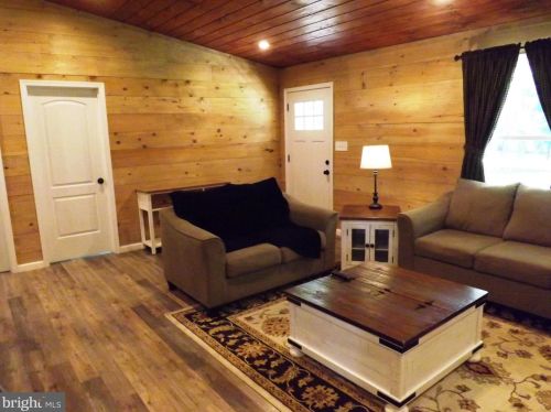 348 Ponds Ct, Berkeley Springs WV  25411-6514 exterior