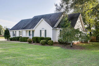 2091 Bolden Dr, Murfreesboro, TN 37127-5909