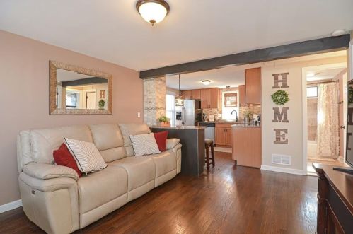 24 Largo Rd, Warwick, RI 02886-9618