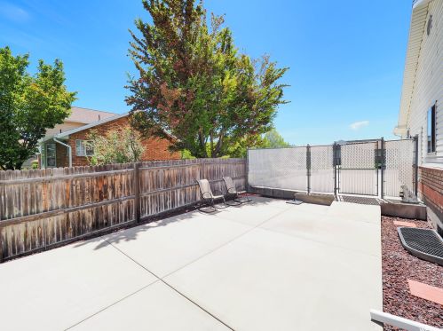 4662 8450, Taylorsville UT exterior