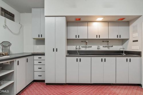 1637 Vly Vw Rd, Glendale CA  91202-1330 exterior