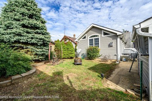 177 Ocean Ave, Middletown NJ 07748-5664 exterior