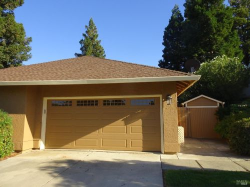 195 Bighorn Ct, Vacaville CA  95687-3438 exterior