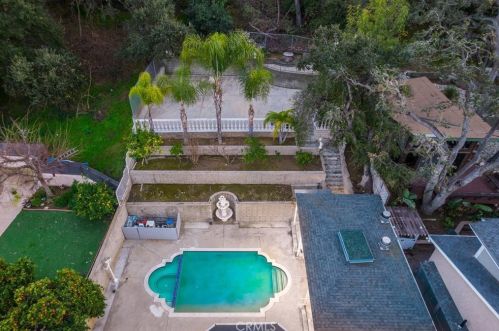 1468 Hillside Dr, Glendale CA  91208-2417 exterior