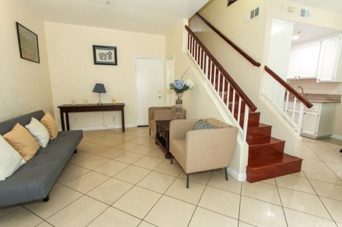 227 Coffman St, Anaheim CA  92805-7100 exterior