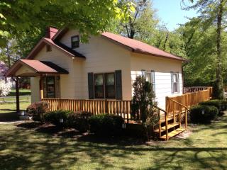 415 Stockton Ave, Jamestown, TN 38556-4117