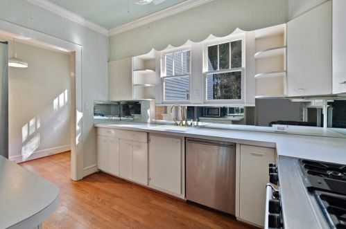 100 Brookhaven Dr, Atlanta GA  30319-3003 exterior