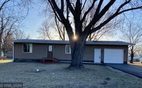 514 3rd Ave, Lonsdale, MN 55046-9319