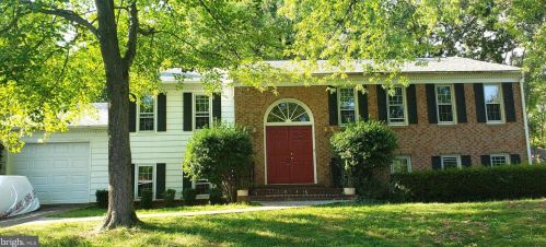 7918 Edinburgh Dr, Springfield VA  22153-2905 exterior