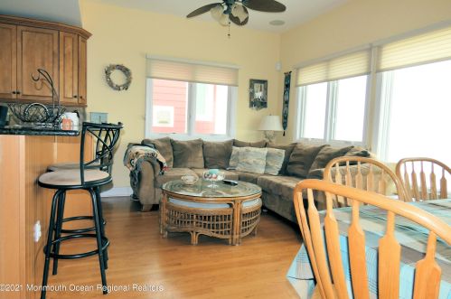 3026 Ocean Rd, Lavallette, NJ 08735-1919