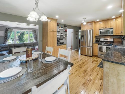 7 Jackson Brook Ter, Dover, NH 03820-6009