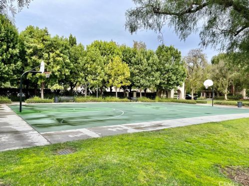 21 Salton, Irvine CA  92602-2425 exterior