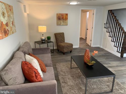 9407 Colesville Rd, Silver Spring MD 20901-4819 exterior