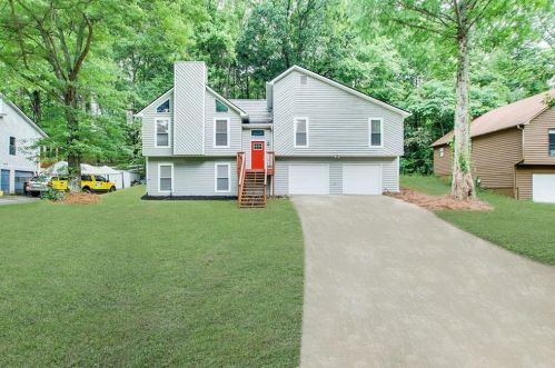 4661 Kings Crossing Dr, Kennesaw GA  30144-1652 exterior