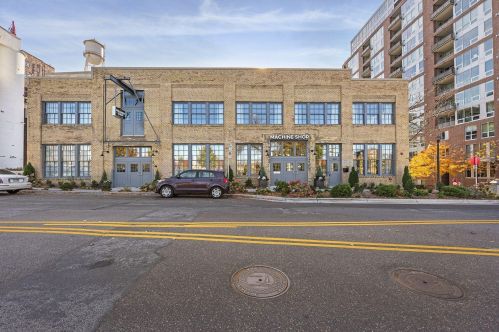 45 University Ave, Minneapolis MN  55414-1000 exterior