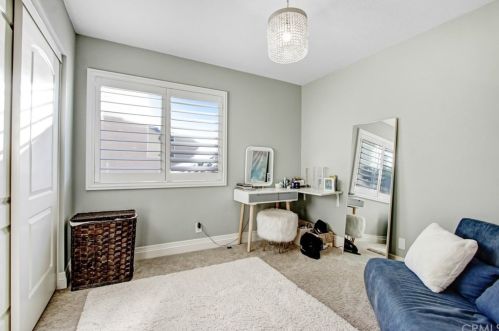 8730 Foxhollow Dr, Anaheim CA  92808-1674 exterior