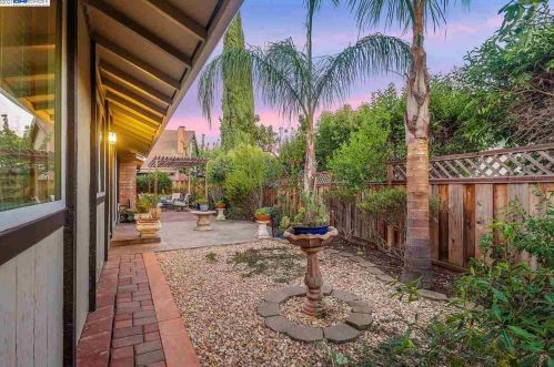 5442 Agostino Ct, Concord CA  94521-2421 exterior