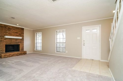 2728 Oak Trl, Carrollton TX  75007-5809 exterior