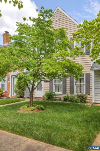 1474 Minor Ridge Ct, Charlottesville VA  22901-1630 exterior