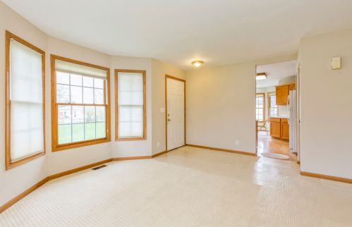 188 Mclaren Dr, Sycamore, IL 60178-2255