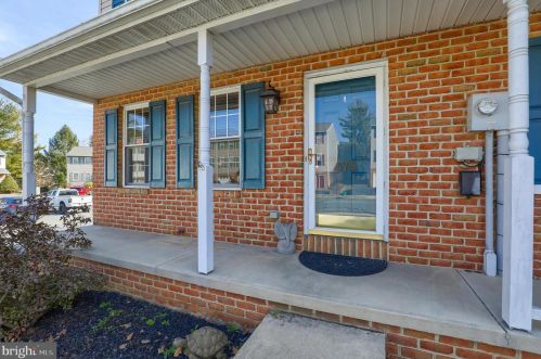 575 Cloverbrook Dr, Ephrata PA  17522-9202 exterior