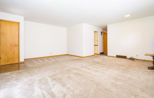 1305 Clara Ave, Joliet, IL 60435-3935