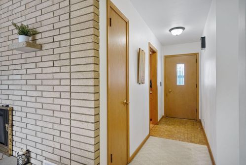 1065 Highview Dr, Saint Paul MN  55112-2417 exterior