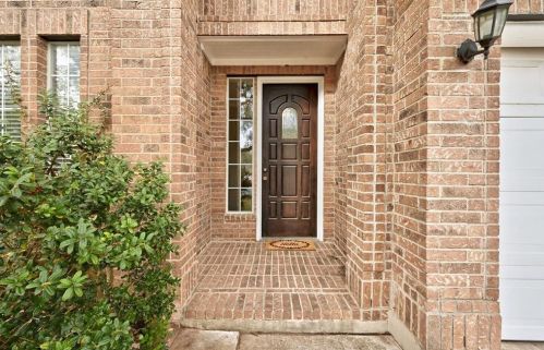 7811 Cheno Cortina Trl, Austin TX  78749-2717 exterior