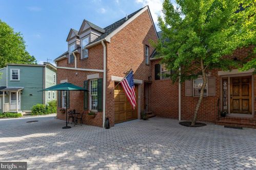 4 Firestone Ct, Princeton, NJ 08540-5220