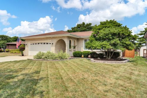 6130 Brookwood Dr, Oak Forest, IL 60452-2918