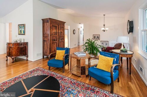 15 Robert Rd, Princeton NJ  08540-5332 exterior