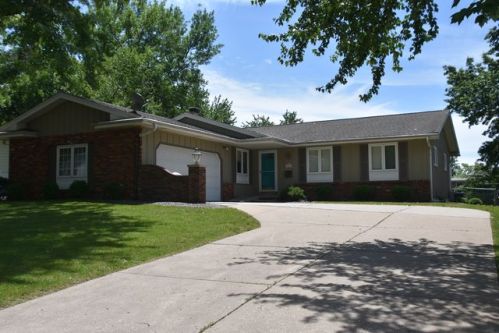 3316 Capitol Dr, Peoria IL  61614-2311 exterior