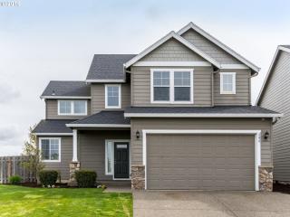 246 Skyler Dr, Woodburn, OR 97071-1212