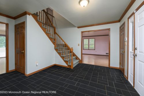 1 Longview Ct, Leonardo, NJ 07737-1819