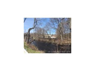 15 River St, Plainfield, CT 06374-2227