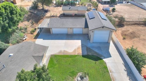 8582 Running Gait Ln, Riverside CA  92509-5106 exterior