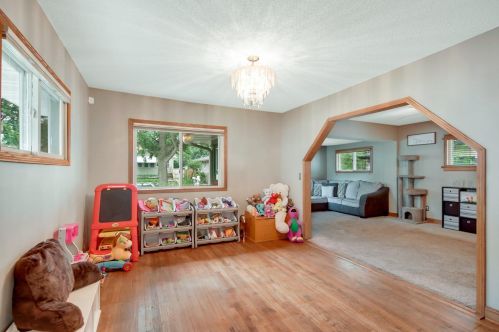 1132 Cook Ave, Saint Paul MN  55106-3325 exterior