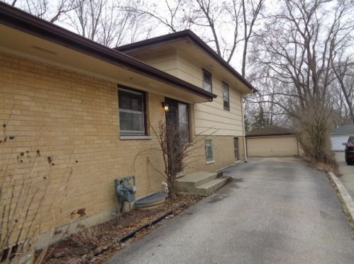 1745 Pine Rd, Homewood, IL 60430-1328