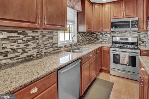 70 Pne Crk Dr, Carlisle PA  17013-9675 exterior