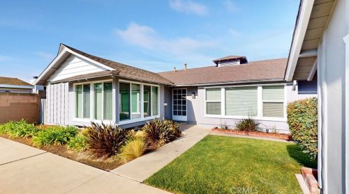 11371 Loch Lomond Rd, Los Alamitos, CA 90720-2913
