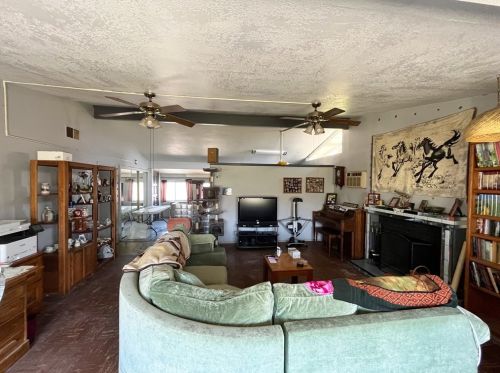 9931 Cris Ave, Anaheim CA  92804-5915 exterior