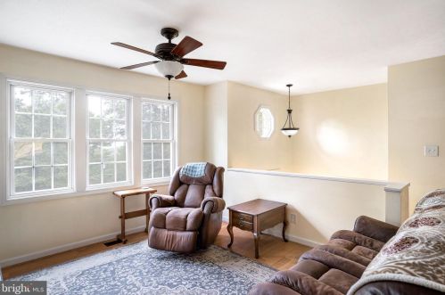 336 Windsong Rd, Harpers Ferry WV  25425-5485 exterior